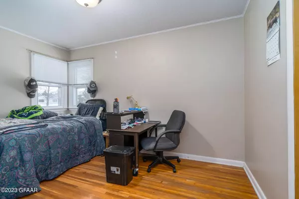 2315 9TH Avenue N, Grand Forks, ND 58203