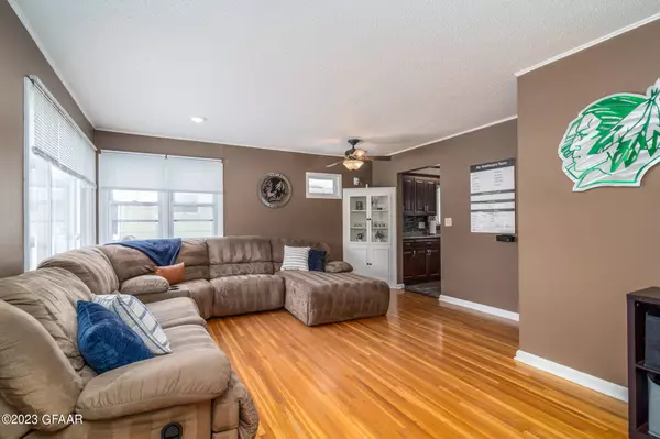 2315 9TH Avenue N, Grand Forks, ND 58203