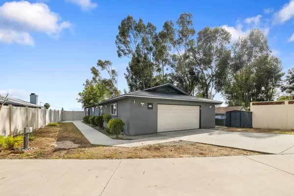 1711 Canyon Rd., Spring Valley, CA 91977