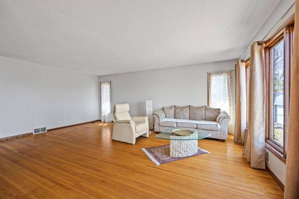 10424 Ewing RD S, Bloomington, MN 55431