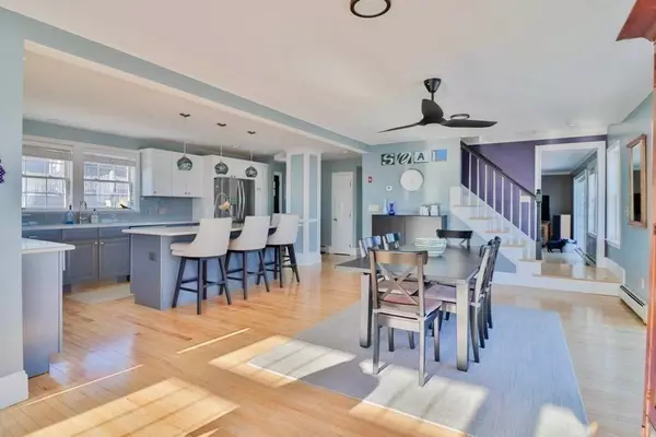 7 Douglas Ave, Hull, MA 02045