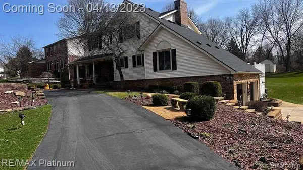4579 KENICOTT Trail, Brighton, MI 48114