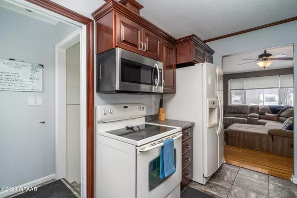 2315 9TH Avenue N, Grand Forks, ND 58203