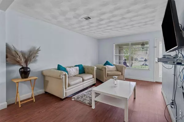 2202 W 11th Street, Irving, TX 75060