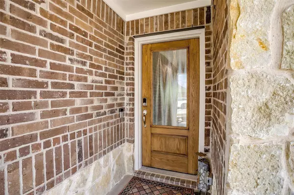 5536 Cypress Willow Bend, Fort Worth, TX 76126