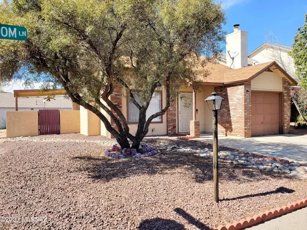 8031 N Tackroom Lane, Tucson, AZ 85741