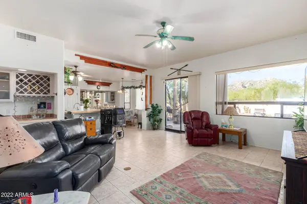 636 E FRONTIER Street, Apache Junction, AZ 85119