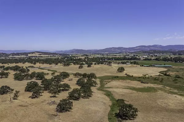 605 Meridian RD, Eagle Point, OR 97524