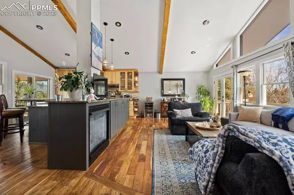 6640 Mesedge DR, Colorado Springs, CO 80919