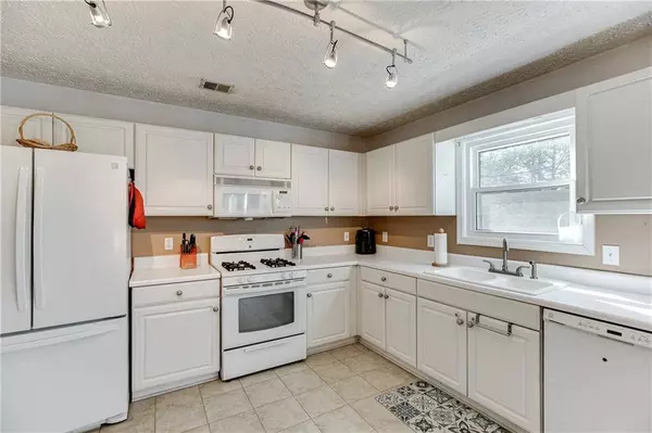 5040 Edisto LN, Cumming, GA 30040