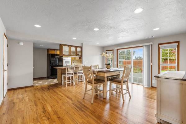 713 Sandra LN, Central Point, OR 97502