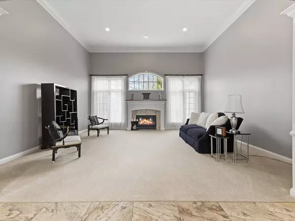 11186 Governors LN, Fishers, IN 46037