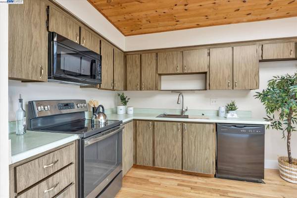 7652 Braidburn Ave, Newark, CA 94560