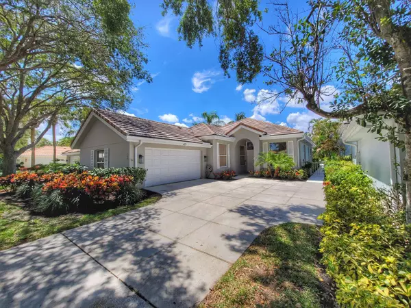 137 Hampton CIR, Jupiter, FL 33458