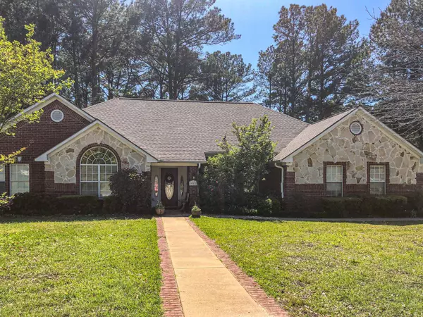 901 E South Street, Lindale, TX 75771