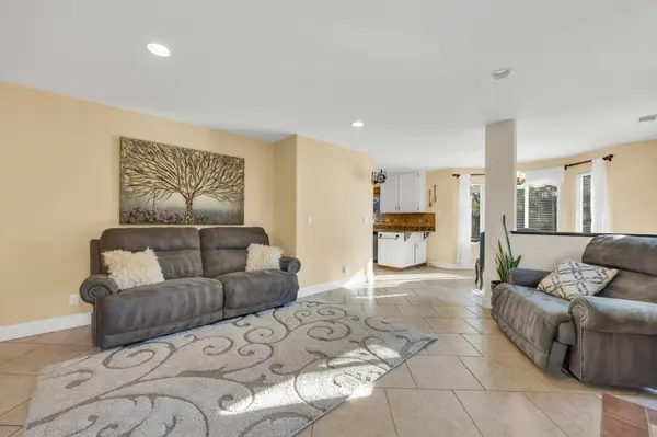 9244 Rancho DR, Elk Grove, CA 95624