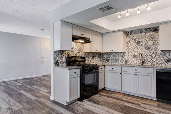 5576 W Rochelle Avenue #20A, Las Vegas, NV 89103