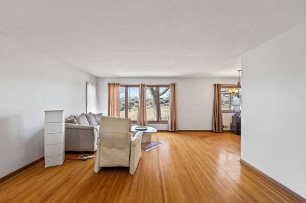 10424 Ewing RD S, Bloomington, MN 55431