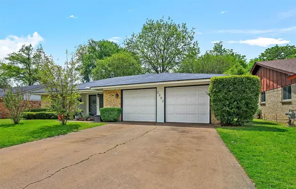 2202 W 11th Street, Irving, TX 75060