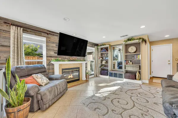 9244 Rancho DR, Elk Grove, CA 95624