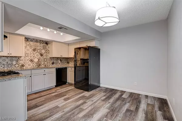 5576 W Rochelle Avenue #20A, Las Vegas, NV 89103