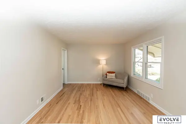 7010 S 41st Street, Bellevue, NE 68147