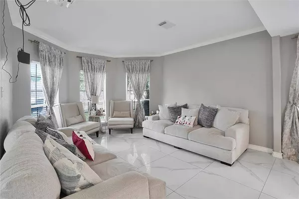 1003 Highland Woods DR, Highlands, TX 77562