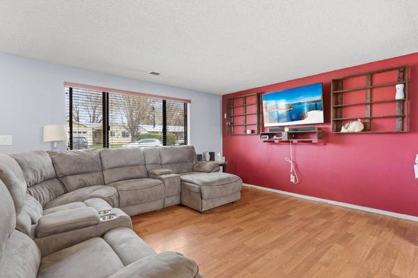 2939 Far West AVE, Medford, OR 97501