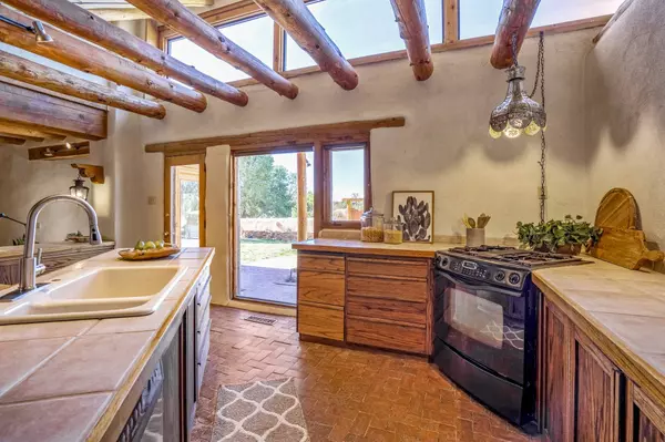 154 Piedra LOOP, White Rock, NM 87547