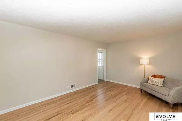 7010 S 41st Street, Bellevue, NE 68147