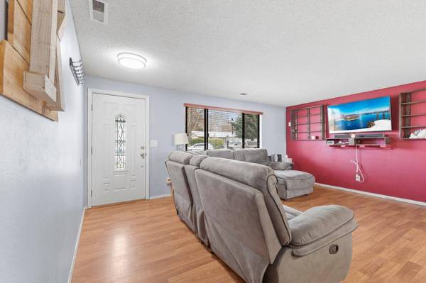 2939 Far West AVE, Medford, OR 97501