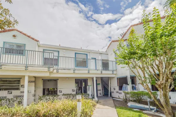 2572 WOODGATE BLVD #205, Orlando, FL 32822