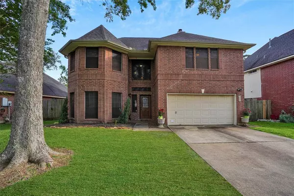 1003 Highland Woods DR, Highlands, TX 77562