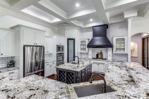 1228 Overland Drive, Burleson, TX 76028