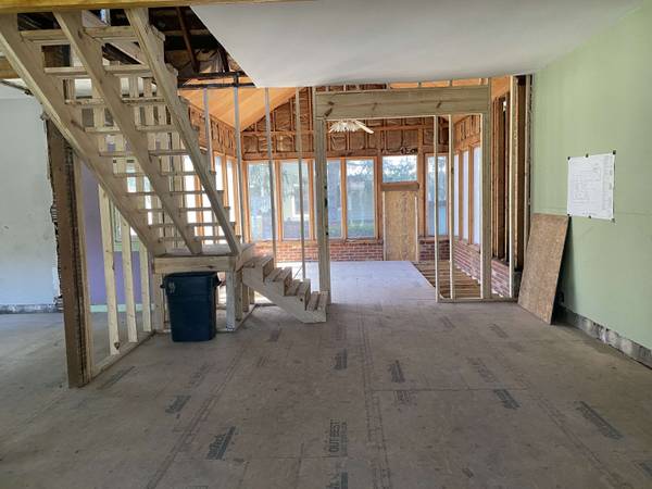 80 S Fifth ST, Zionsville, IN 46077