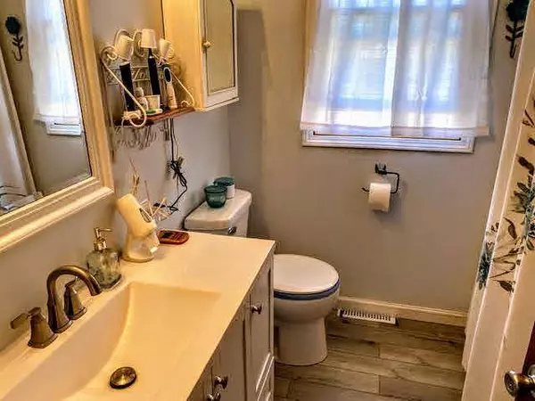 13205 Sylvan AVE, Lindstrom, MN 55045