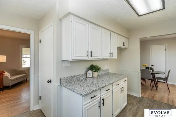 7010 S 41st Street, Bellevue, NE 68147