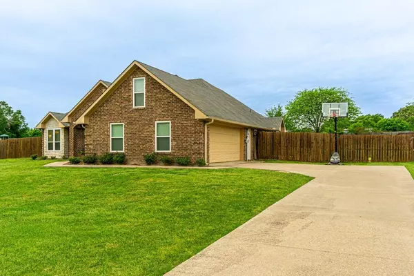 15123 Boaz Lane, Lindale, TX 75771