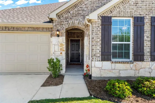 2713 Thornhill Lane, Mansfield, TX 76084