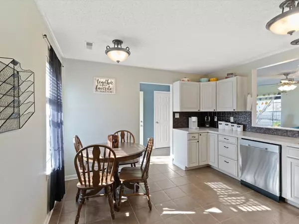 102 Camelia CT, Mooresville, IN 46158