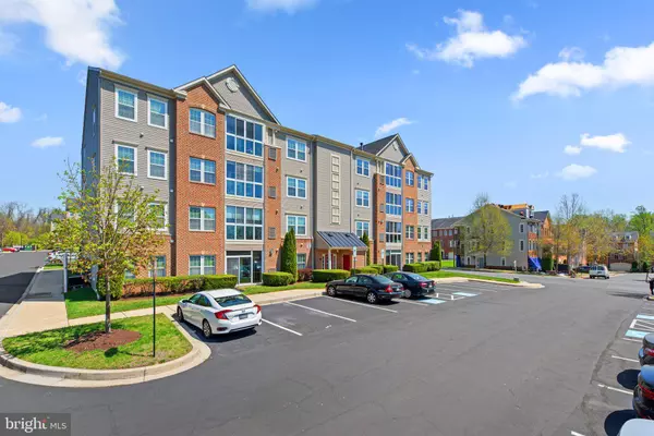 8440 ICE CRYSTAL DR #R, Laurel, MD 20723