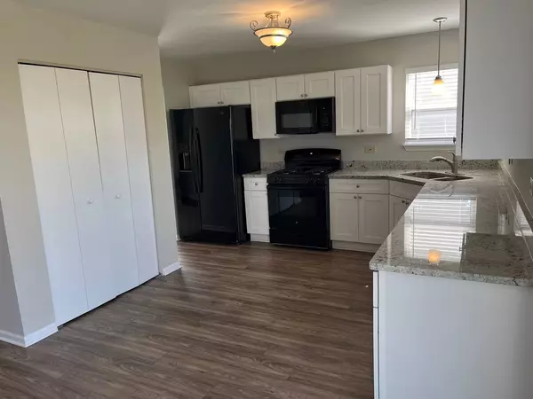 1811 Prairie Ridge DR, Plainfield, IL 60586