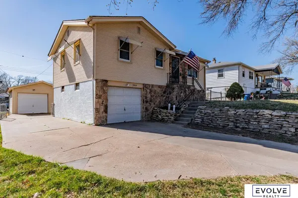 7010 S 41st Street, Bellevue, NE 68147