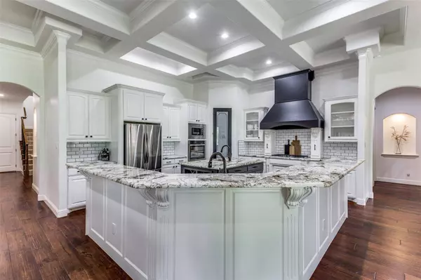 1228 Overland Drive, Burleson, TX 76028