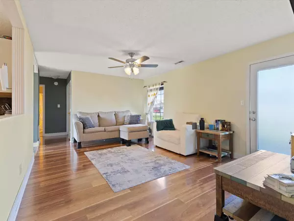 102 Camelia CT, Mooresville, IN 46158