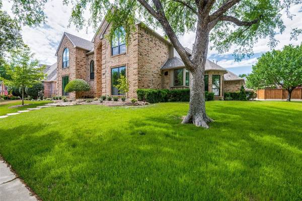 2401 Creekside Circle S, Irving, TX 75063