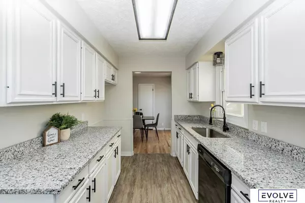 7010 S 41st Street, Bellevue, NE 68147