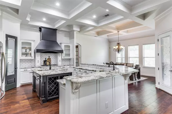 1228 Overland Drive, Burleson, TX 76028