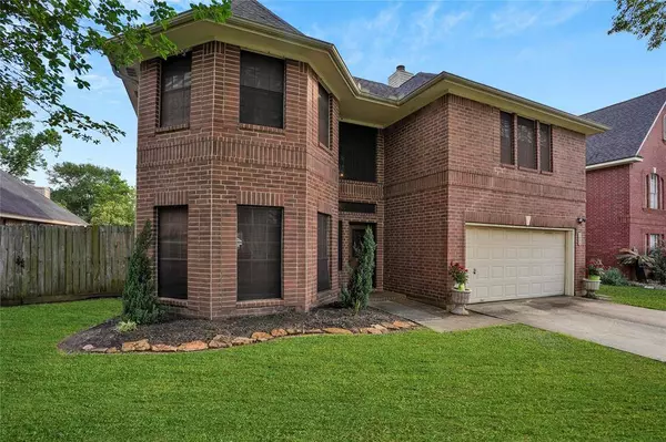 1003 Highland Woods DR, Highlands, TX 77562