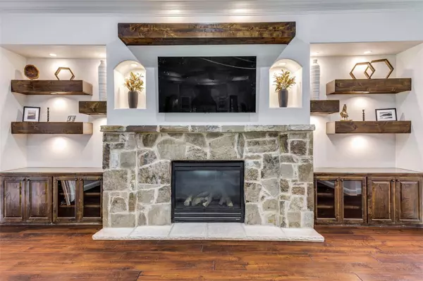 1228 Overland Drive, Burleson, TX 76028